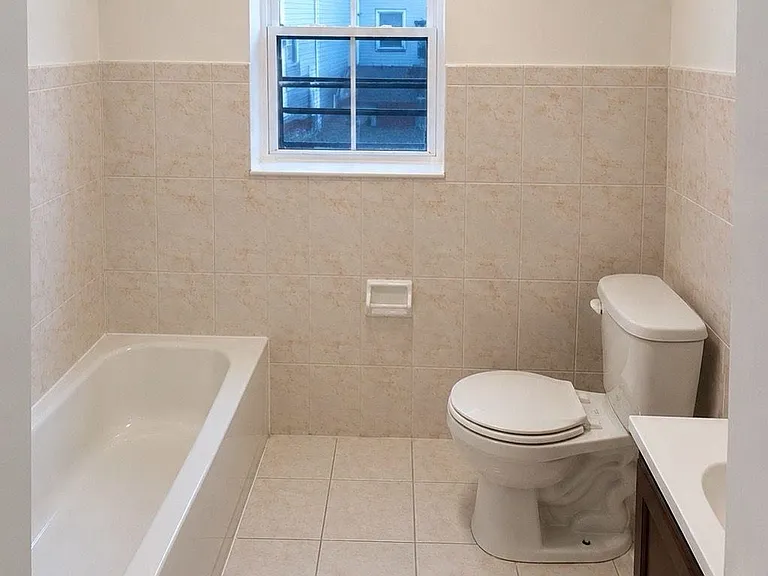 28 4th St #1 — Photo 6