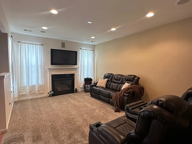110 Sansom Ln — Photo 13