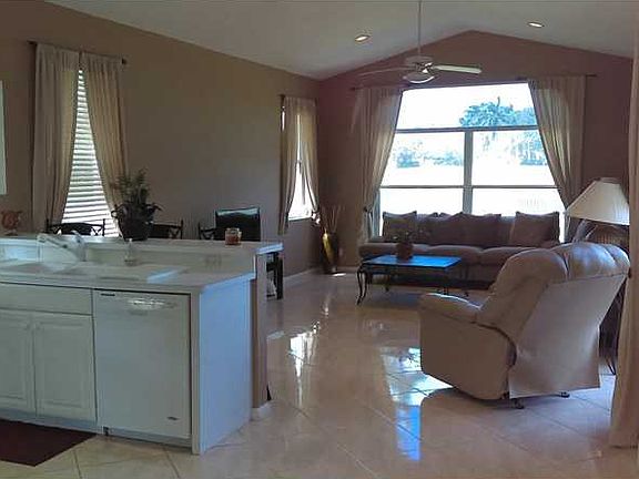 4th image of 11955 Glenmore Dr