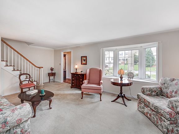3rd image of 20 Claremont Dr