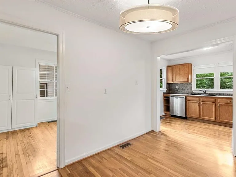 850 Flat Shoals Way — Photo 9
