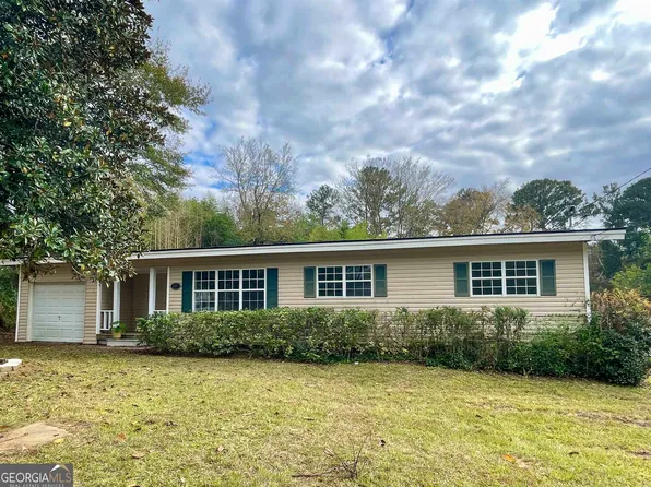 321 Pine Ave SE, Milledgeville, GA 31061