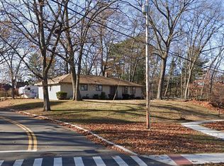 476 Island Pond Rd, Springfield, MA 01118