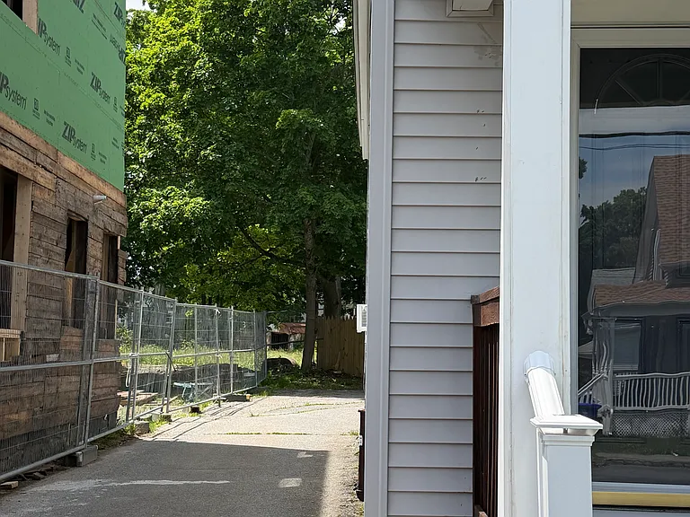 16 Pine St #A — Photo 29