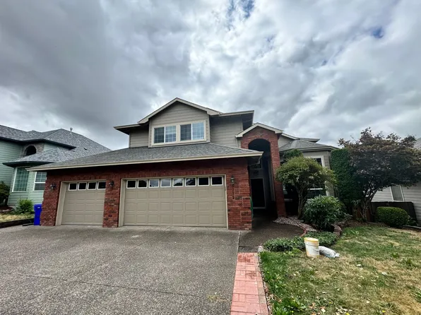 5772 SE Woodland Dr, Gresham, OR 97080
