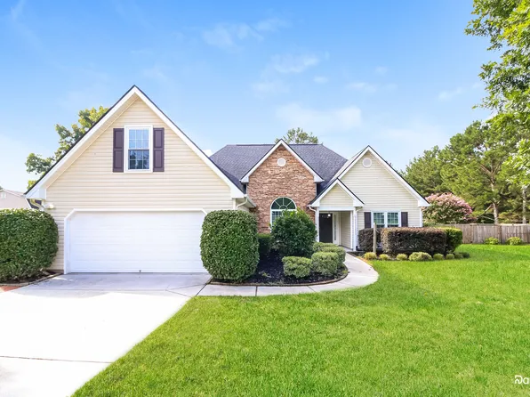 819 Winding Grove Ln, Loganville, GA 30052