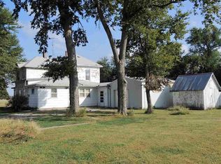 1869 Limestone Rd, Clay Center, KS 67432