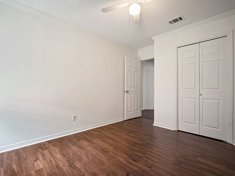 5609 Bentley Ct — Photo 18
