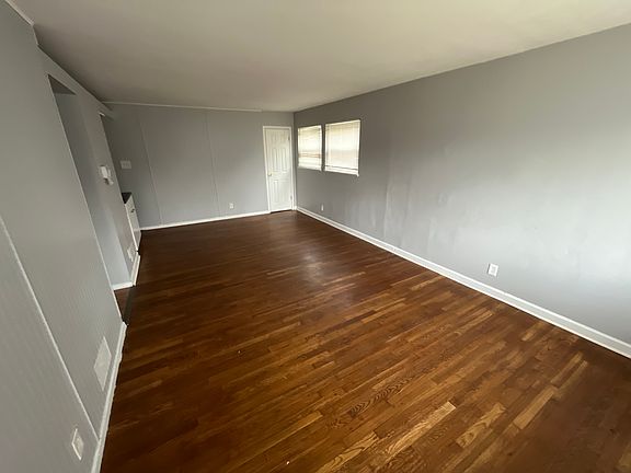Livingroom dining room combo