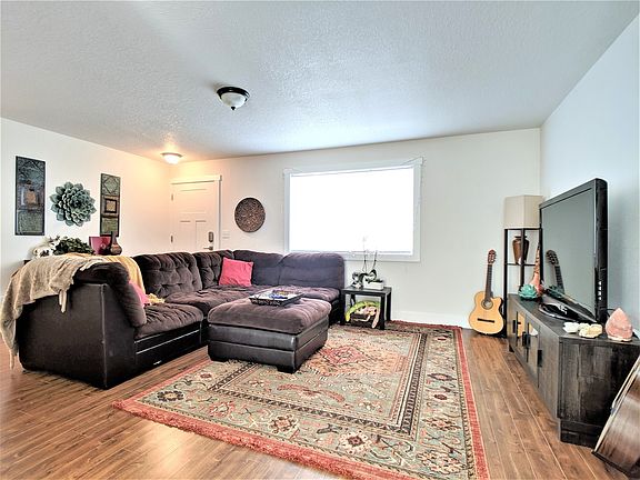 3rd image of 1213 W 25th St