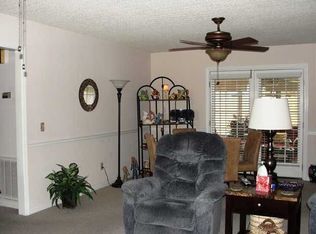 96 Oak Hill Dr, Calhoun, GA 30701