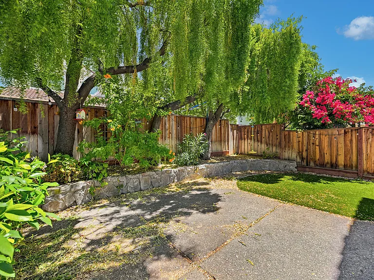 1286 Crestpoint Dr — Photo 30