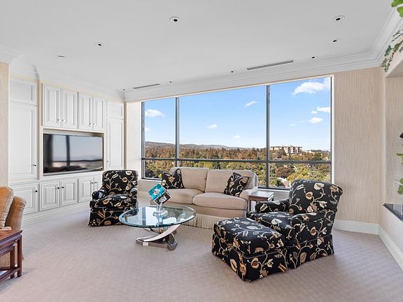 4th image of 40 W 3rd Ave APT 1103