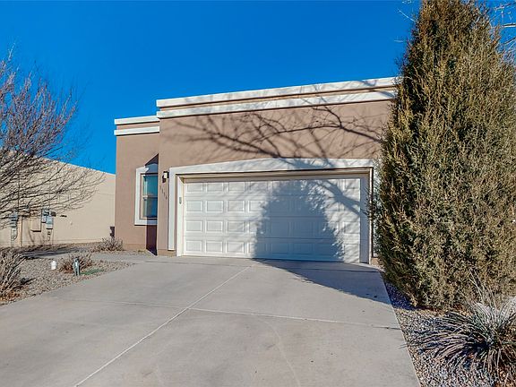 3rd image of 3136 Floras Del Sol St