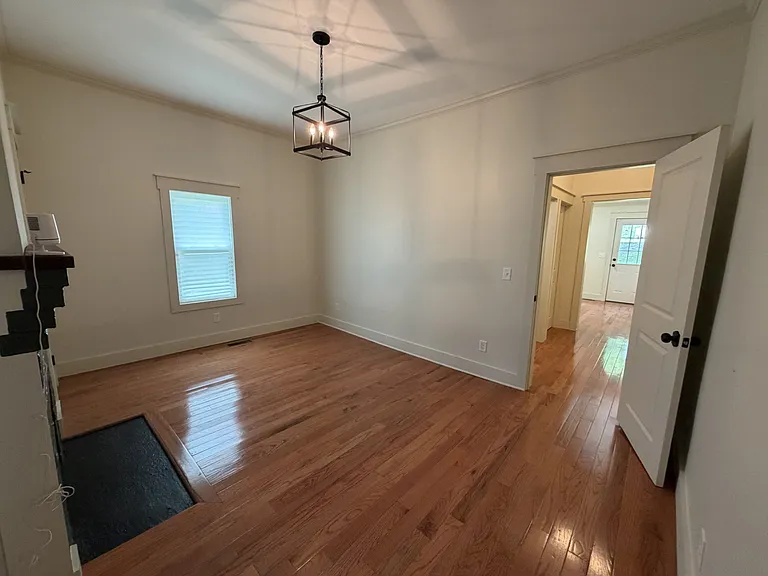 710 Carson St — Photo 7