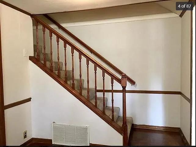 2419 S Greenwood Ave — Photo 12