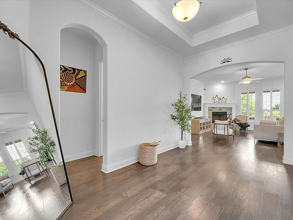 4th image of 846 Deleon Dr