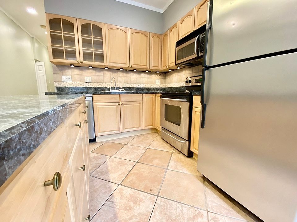 1st image of 496 9th Ave #2S