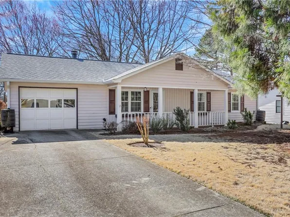 1006 Walnut Dr, Lawrenceville, GA 30044