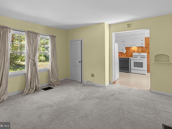 5th image of 349 W Jersey Ave