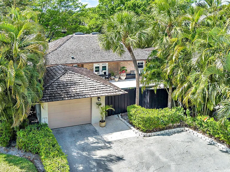 2107 Wightman Dr — Photo 1