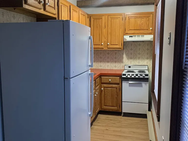 32 N College St #5 — Photo 7