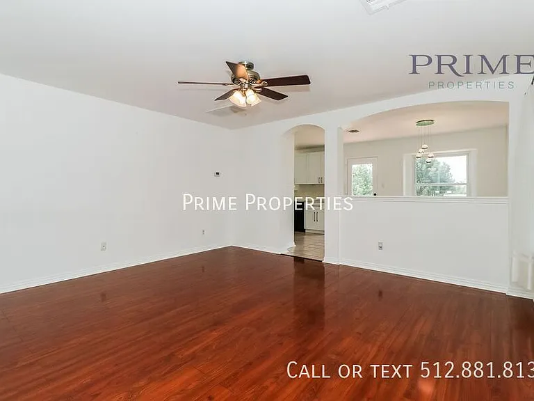 1041 Stacias Way — Photo 8