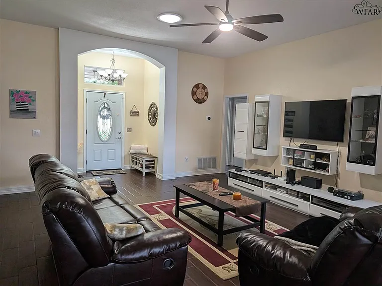 5105 Carlene Dr — Photo 5