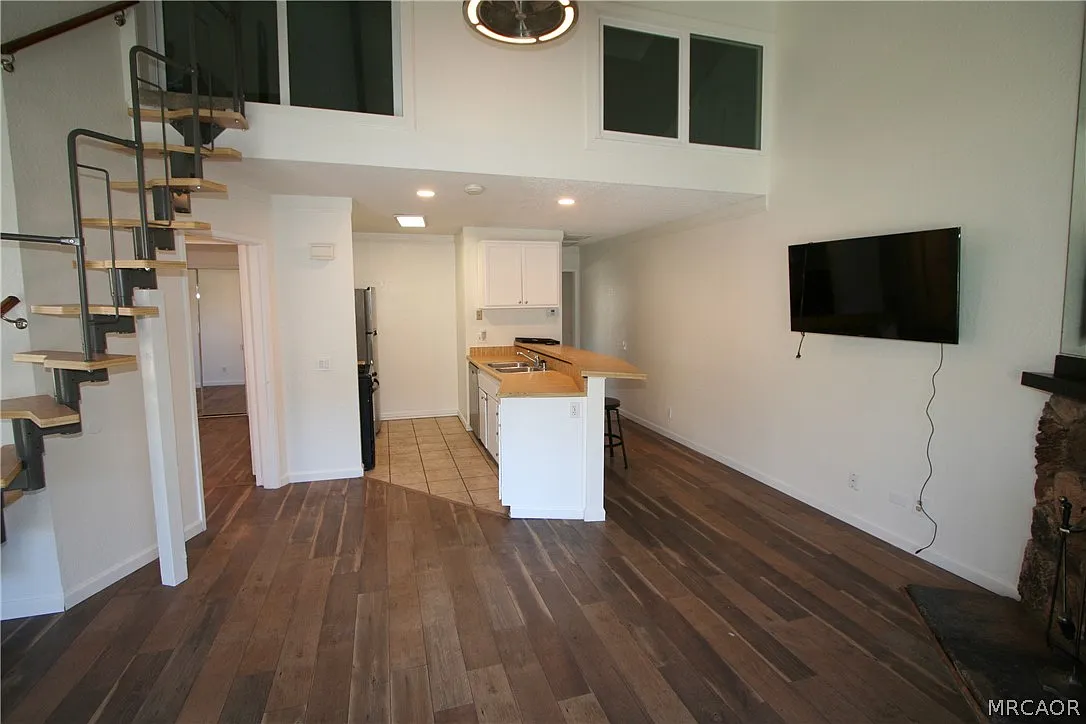 2 bed, 2.0 bath, 827 sqft, $1,500 — Photo 3
