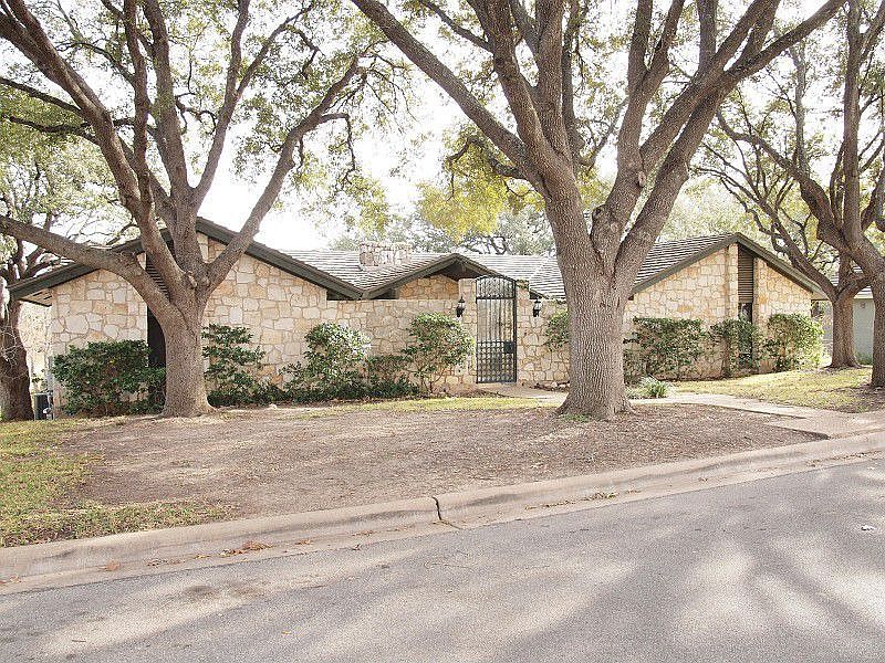 2nd image of 2408 Pebble Beach Dr