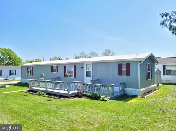 37 Vintage Ln, Honey Brook, PA 19344
