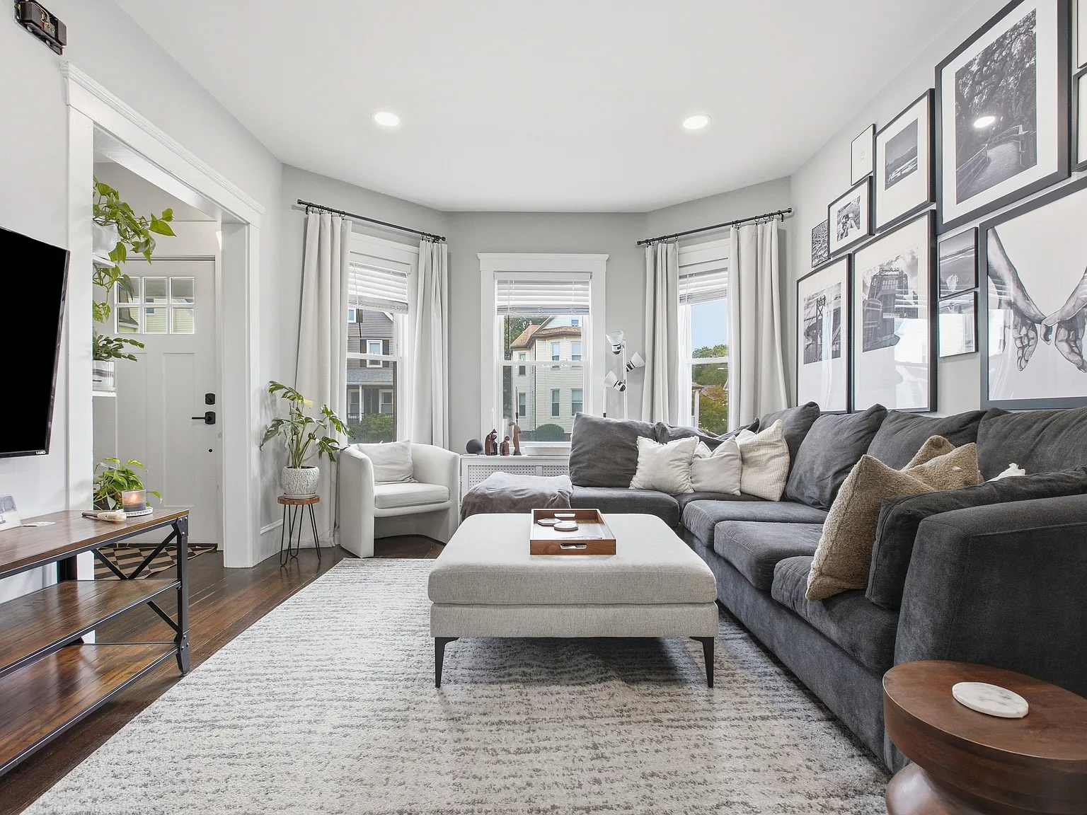 2 bed, 1084 sqft, $3,400 — Photo 4