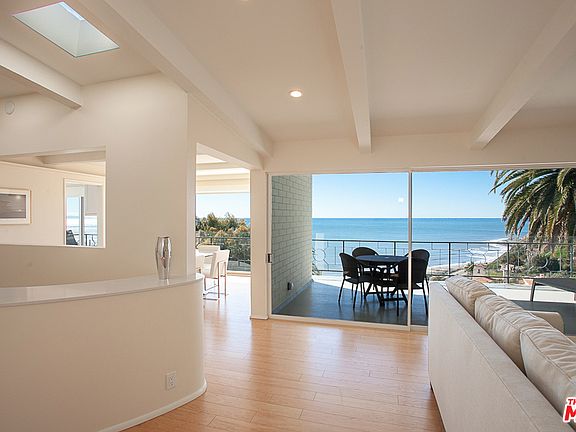 5th image of 315 N Las Casas Ave