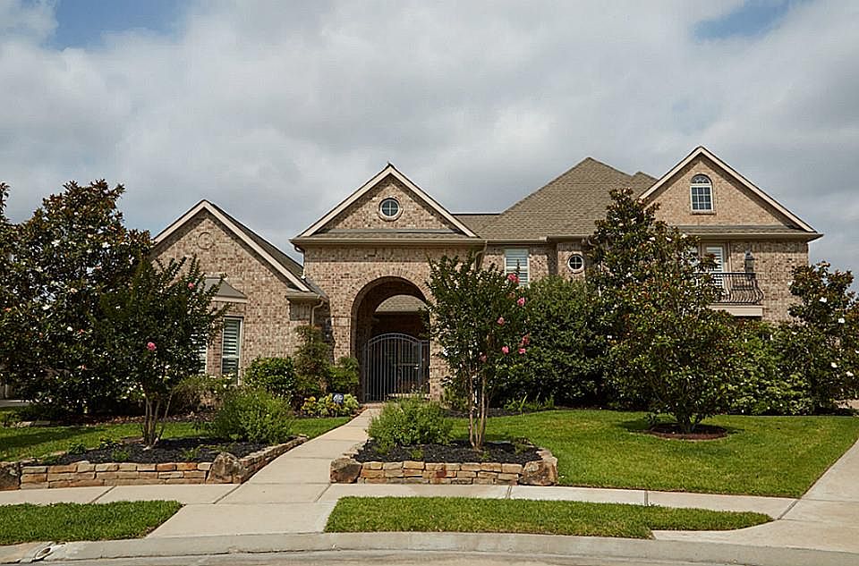 1st image of 106 Wind Rose Ct