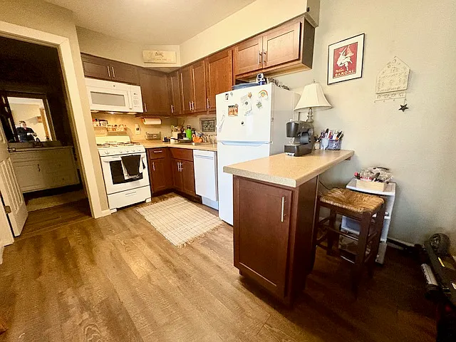 Middleton Commons — Photo 13