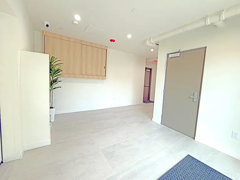 10934 Peach Grove St #201 — Photo 105