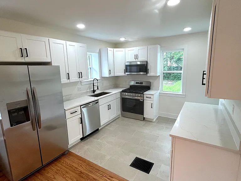 4120 Homelawn Ave — Photo 5