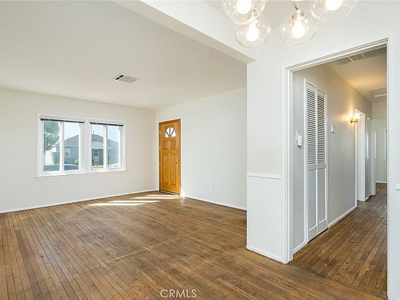 5th image of 10515 Lanark St