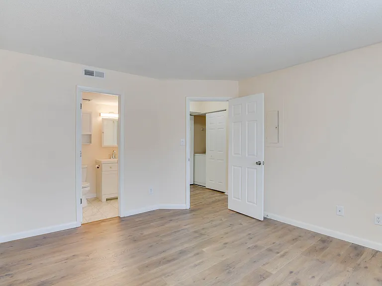 5684 Landfall Dr #5684 — Photo 14