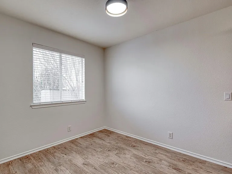104 Pinnacle Dr — Photo 9