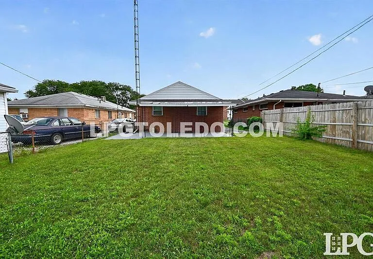 1818 Christian Ave — Photo 25