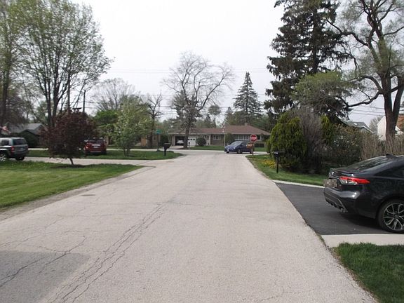 4th image of 293 Corrine Ave