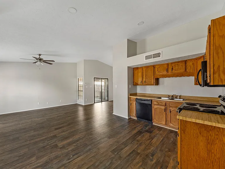 4716 Rose Of Sharon Ln — Photo 13