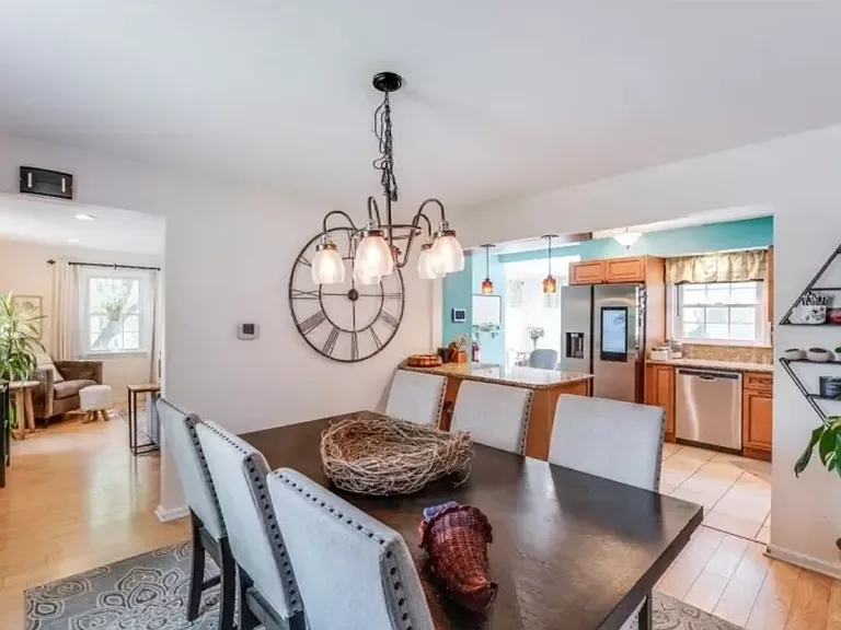 480 S Livingston Ave — Photo 15