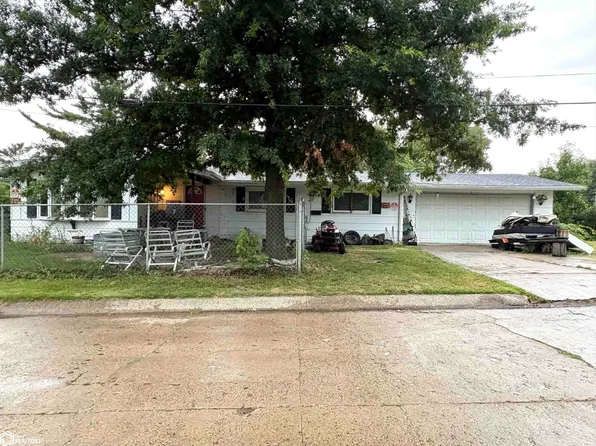 311 W Prairie St, Centerville, IA 52544