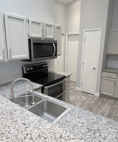 1283 N Sandecker Ln — Photo 12