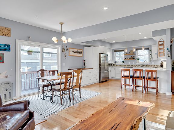 5th image of 104 Holland St #3