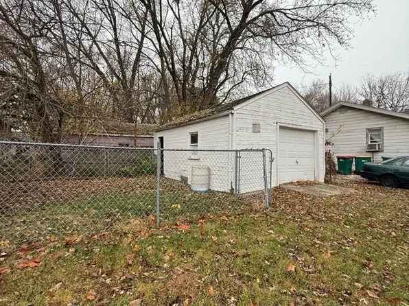 1652 E Hickory St, Decatur, IL 62526