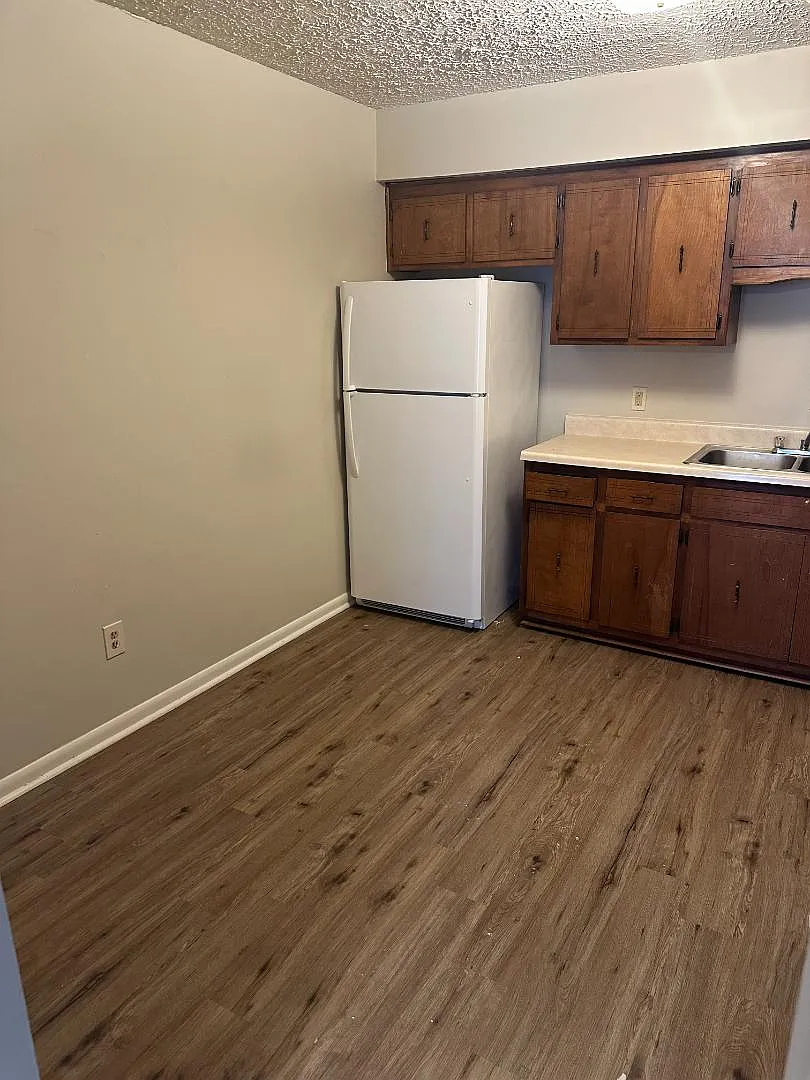 123 Grande Ave Apt 8 - 123 Grande Ave Apt 8 — Photo 1