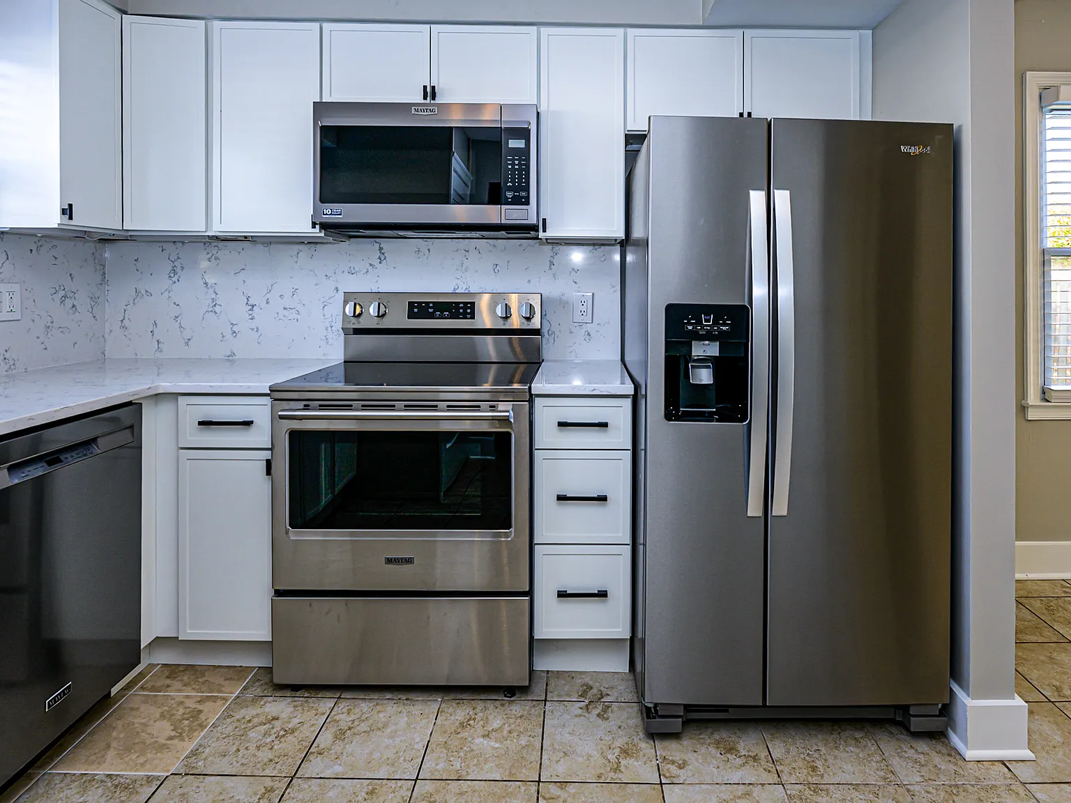 3 bed, 1364 sqft, $2,795 — Photo 4